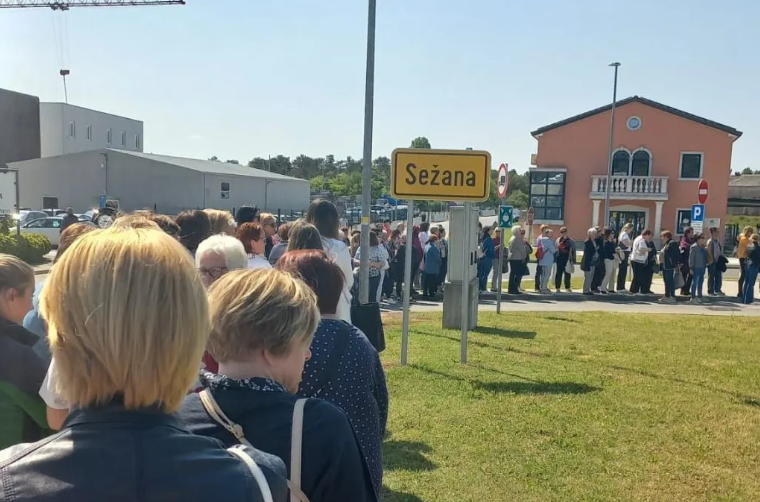 Vrsta za vpis h ginekologinji: 'Po vsej državi imamo isti problem'